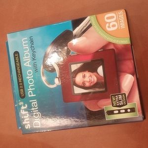 SHIFT3 Digital Photo Album KEYCHAIN $30 Value NEW IN BOX